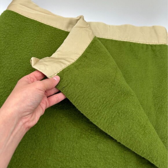 Vintage Satin Trim Blanket Army Green Tan Retro 80 by 80 Bedspread Retro Cabin - Picture 3 of 10